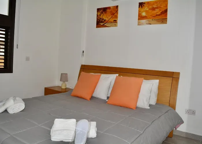 Queens Gardens - Kato Paphos - Next To Kings Ave Mall --- By Yiota